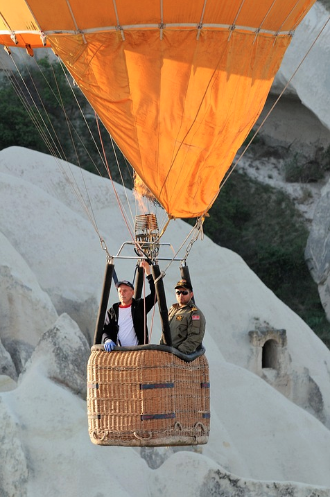 Ein Heißluftballon.